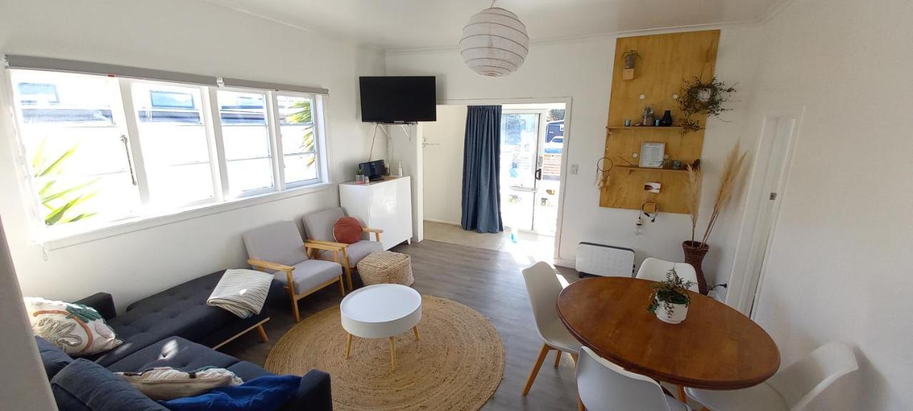 Surf N Stay Whangamata Luaran gambar