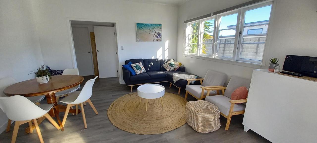 Surf N Stay Whangamata Luaran gambar