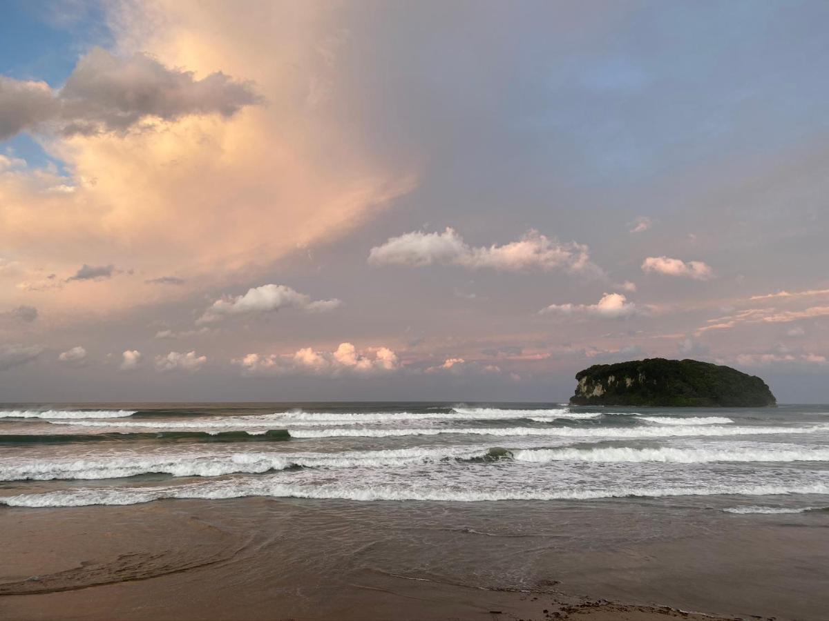 Surf N Stay Whangamata Luaran gambar