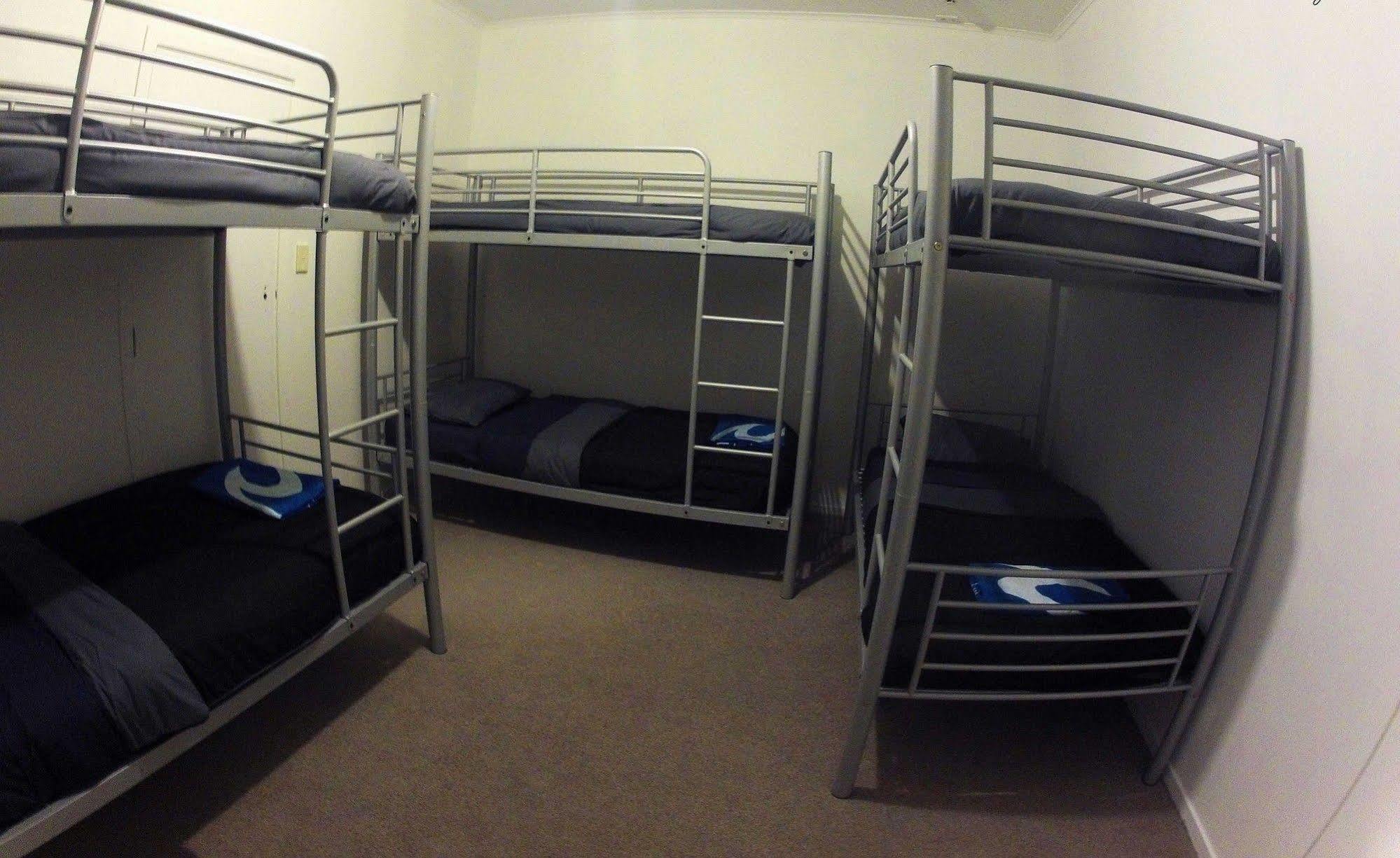 Surf N Stay Whangamata Luaran gambar
