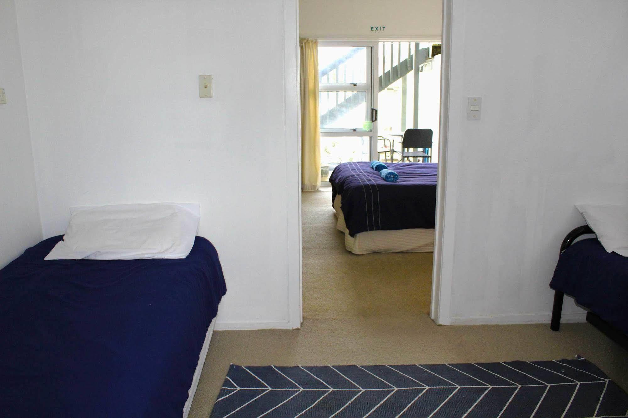 Surf N Stay Whangamata Luaran gambar